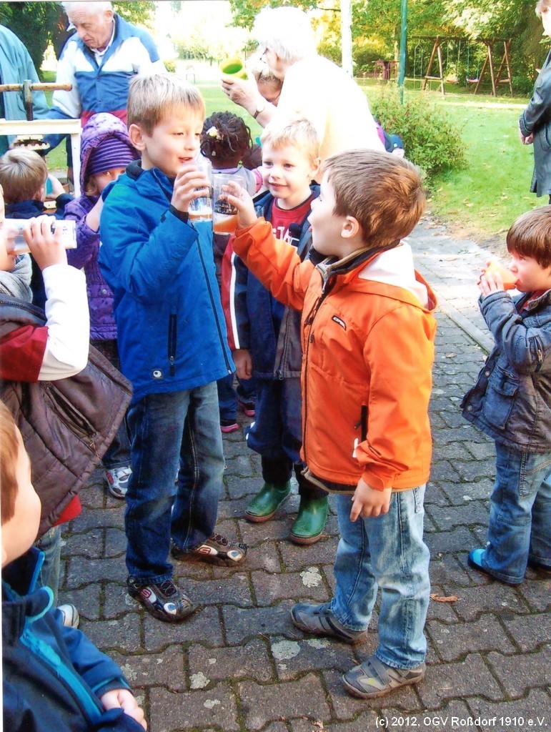 OGV-Jugendarbeit - KiTa Regenbogen zu Gast im OGV-Lehrgarten
